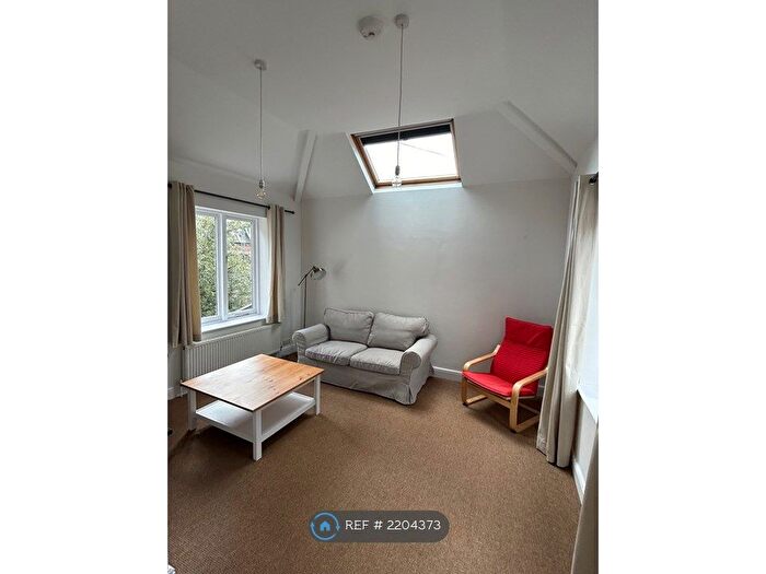 2 Bedroom Flat To Rent In Broomhill, Sheffield, S10