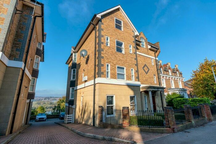 1 Bedroom Apartment To Rent In Sandringham House, St Margaret`s Street, Rochester, Kent, ME1