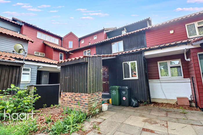 4 Bedroom Terraced House For Sale In Malyons, Basildon, SS13
