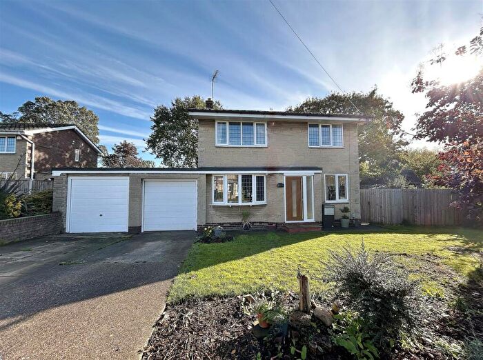 3 Bedroom Detached House For Sale In Downe Close, East Cowick, DN14