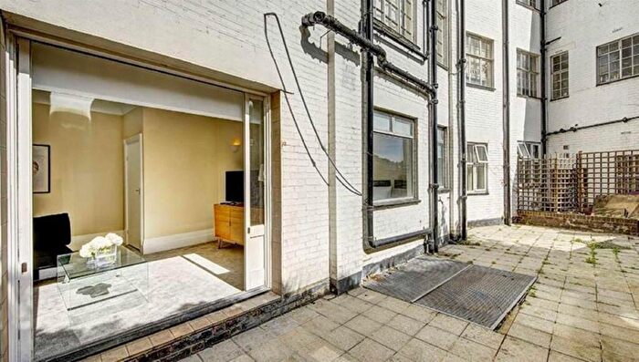 2 Bedroom Apartment To Rent In Park Road, St Johns Wood, NW8