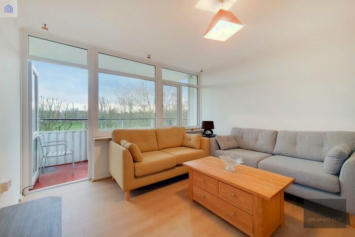 2 Bedroom Flat To Rent In Fitzhugh Grove, London, SW18