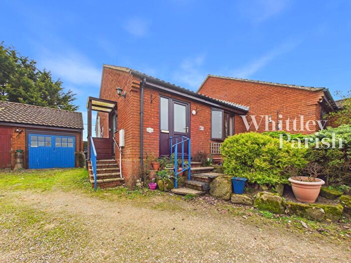 2 Bedroom Semi Detached Bungalow For Sale In Wood Close, Kenninghall, Norwich, NR16