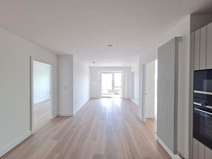 2 Bedroom Flat For Sale In Galleria House, Western Gateway, London, E16