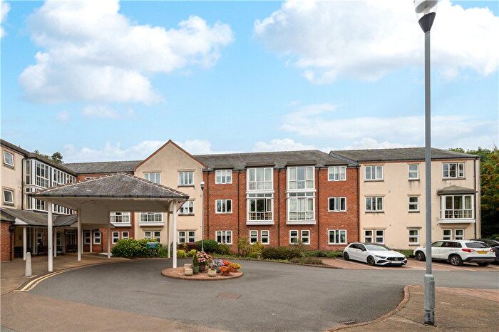 2 Bedroom Flat For Sale In Fennell Grove, Ripon, North Yorkshire, HG4