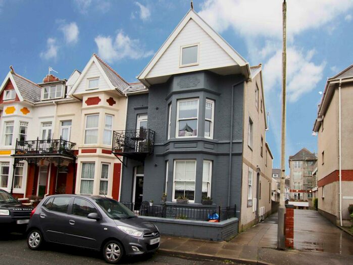 1 Bedroom Apartment To Rent In Esplanade Avenue, Porthcawl, CF36