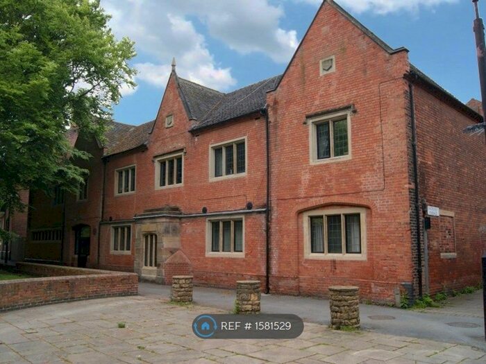 2 Bedroom Flat To Rent In The Old Schoolrooms, Burton-On-Trent, DE14