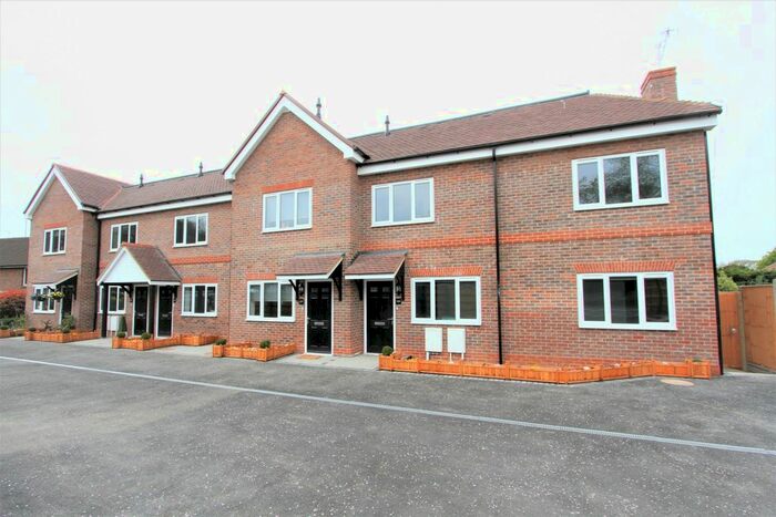 3 Bedroom Terraced House To Rent In Warren Road, Worthing, BN14