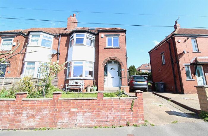 4 Bedroom Semi Detached House To Rent In Eden Crescent, Leeds, LS4