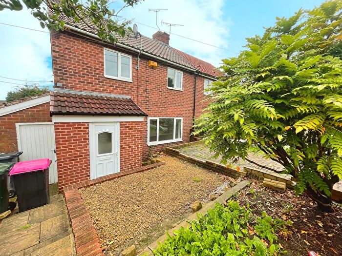 3 Bedroom Semi-Detached House To Rent In Royds Close Crescent, Thrybergh, Rotherham, South Yorkshire, S65