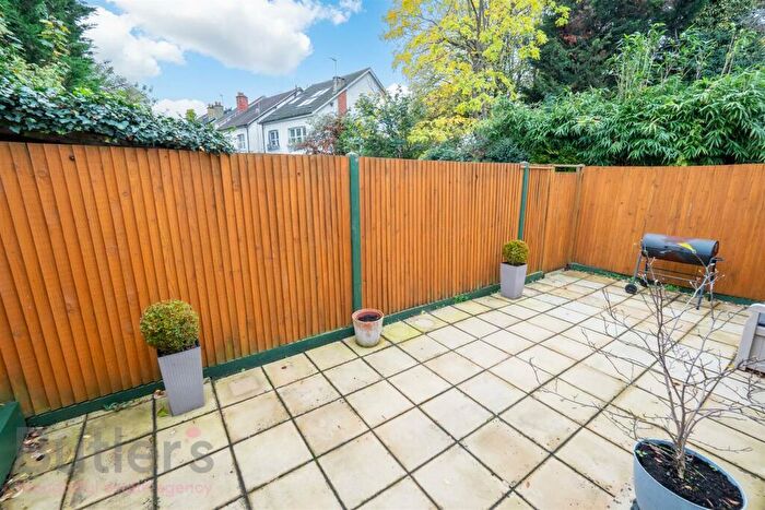 2 Bedroom Apartment To Rent In Burnell Road, Sutton, SM1