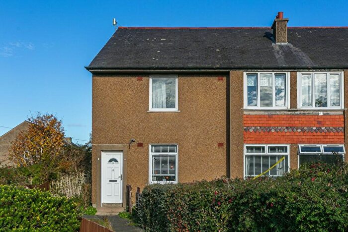 2 Bedroom Flat For Sale In Crewe Crescent, Edinburgh, EH5