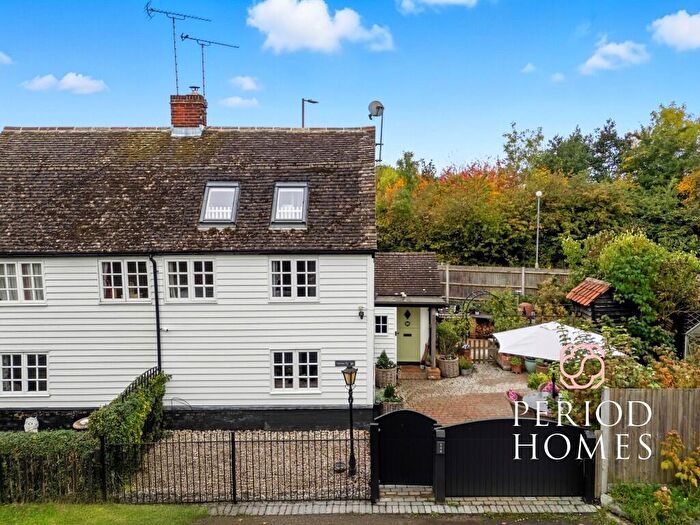 4 Bedroom Semi-Detached House For Sale In Rayleigh Road, Hutton, CM13