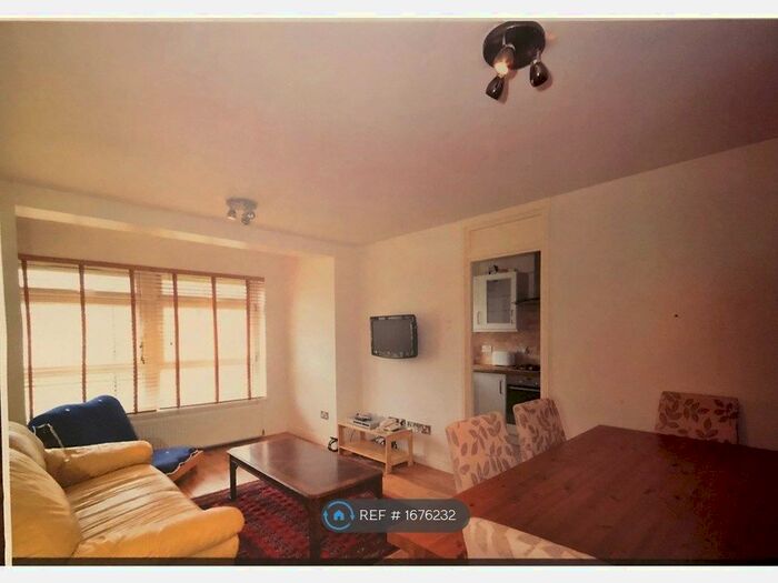 1 Bedroom Flat To Rent In Pert Close, London, N10