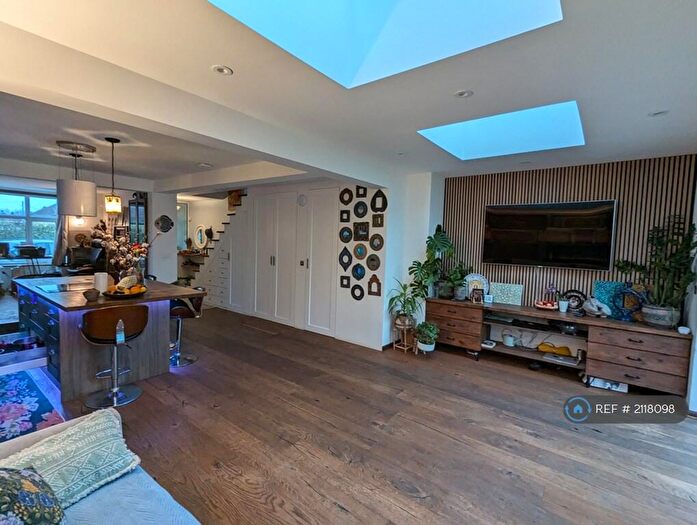 4 Bedroom Semi-Detached House To Rent In Lessness Avenue, Bexleyheath, DA7