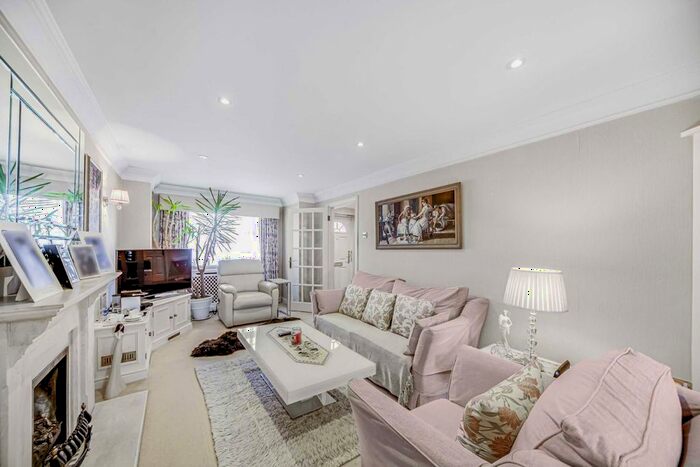 4 Bedroom Property To Rent In Boundary Close, Barnet, EN5