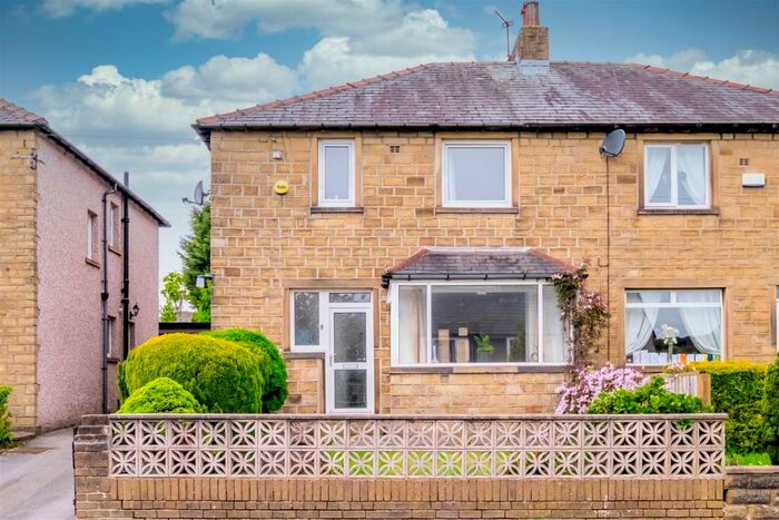 4 Bedroom Semi-Detached House To Rent In Grange Road, Golcar, Huddersfield, HD7