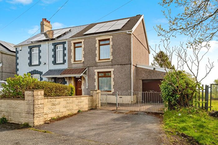 3 Bedroom Semi-Detached House For Sale In Dan Y Twyn, Tirdeunaw, Swansea, SA5