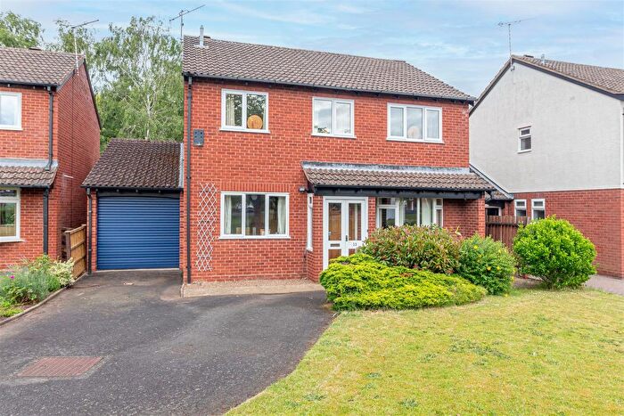 4 Bedroom Detached House For Sale In Millbrook Close, Worcester, WR3