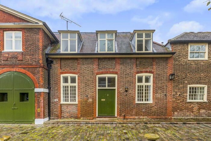 3 Bedroom Terraced House To Rent In Bushy Park, Hampton Hill, Hampton TW12