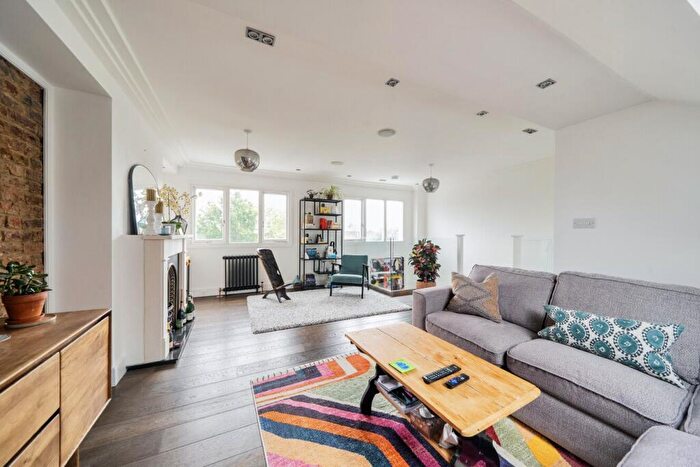 2 Bedroom Duplex For Sale In Gondar Gardens, West Hampstead, London, NW6