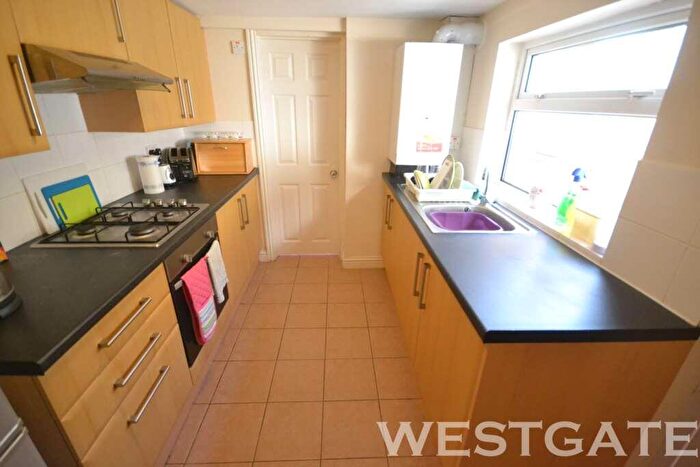 4 Bedroom Terraced House To Rent In Blenheim Road, University Area, RG1