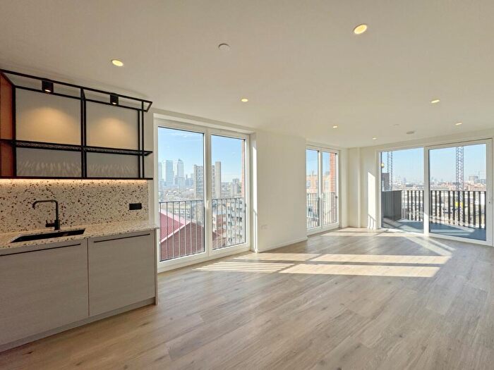 2 Bedroom Flat To Rent In Barnacle House, Hemlock Street, E14