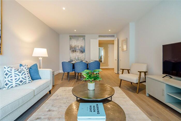 2 Bedroom Apartment To Rent In Circus Apartments, Westferry Circus, Canary Wharf, E14