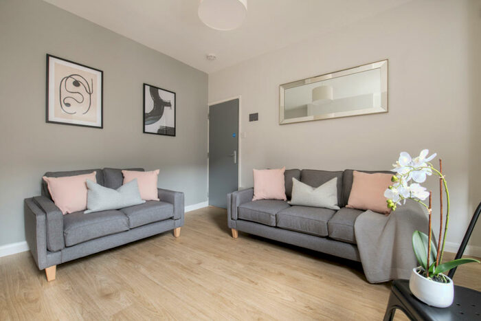 6 Bedroom Property To Rent In Kimbolton Avenue, Nottingham, NG7