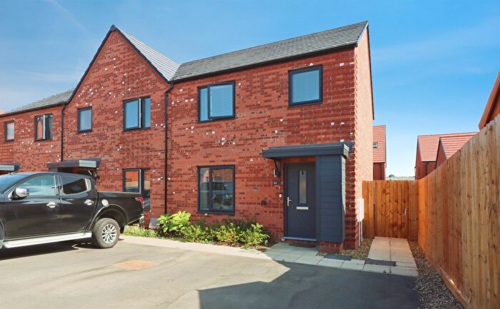 3 Bedroom End Of Terrace House For Sale In Eleanor Drive, Wellingborough, NN8