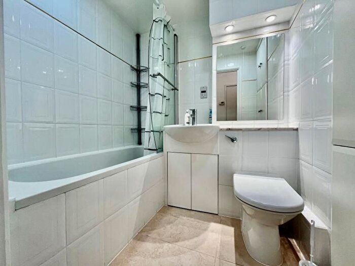 1 Bedroom Flat To Rent In Perivale Lane, UB6