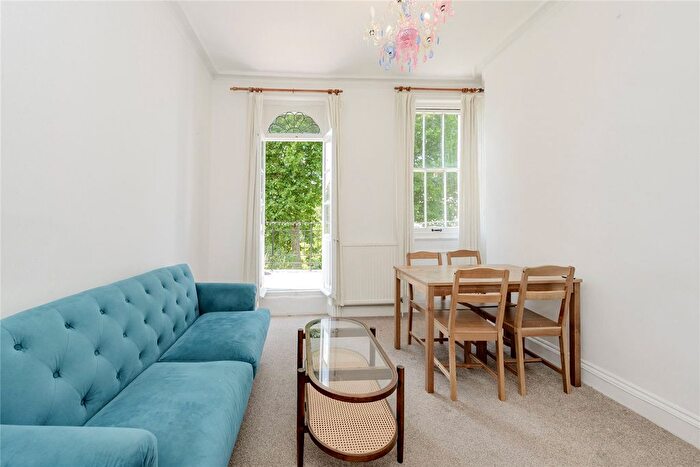 2 Bedroom Flat To Rent In Earls Court Road, London, SW5