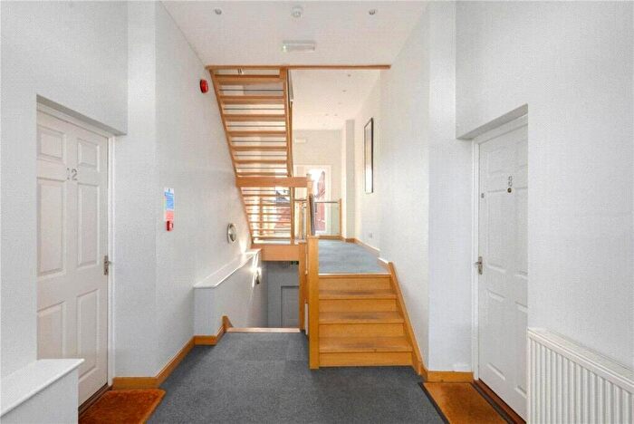 2 Bedroom Flat For Sale In Station Road West, Canterbury, Kent, CT2