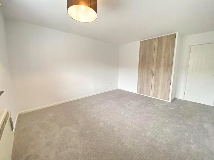 2 Bedroom Flat To Rent In Chevin Court, New Zealand Lane, Duffield, DE56