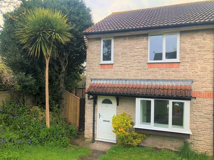 3 Bedroom Semi-Detached House To Rent In Shorland Close, Dawlish, EX7