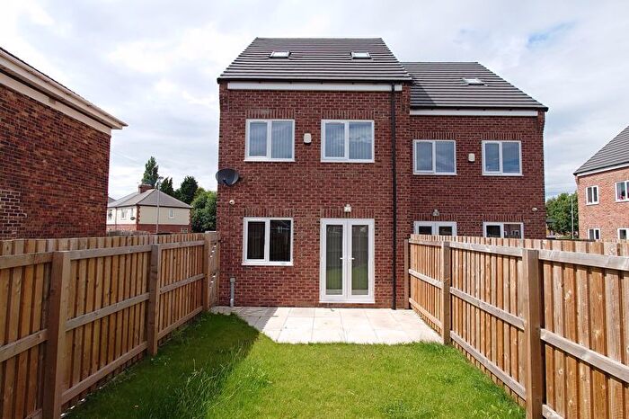 3 Bedroom Semi-Detached House To Rent In Grace Drive, Kinsley, WF9