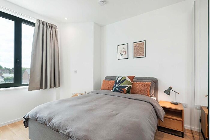2 Bedroom Flat To Rent In Gravity Co Reading Town Centre, Queens Road, Reading, Berkshire, RG1