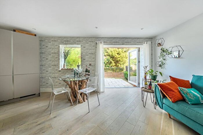 1 Bedroom Flat For Sale In Court Lane, Oaks View Court Lane, KT19