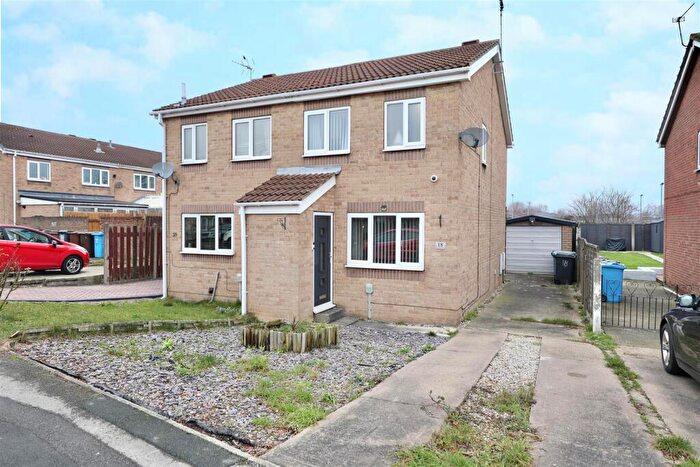 2 Bedroom Semi Detached House For Sale In Plowden Road, Hull, HU3