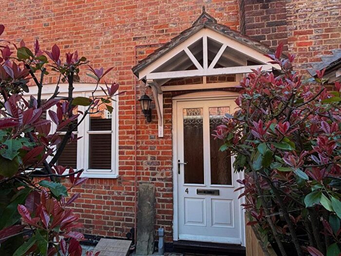 2 Bedroom Maisonette To Rent In The Mews, Castle Street, Farnham, GU9