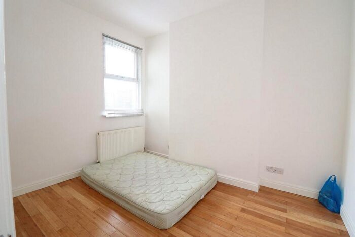 3 Bedroom Flat To Rent In Maude Terrace, St. James Street, E17