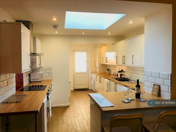 5 Bedroom Terraced House To Rent In Pomona Street, Sheffield, S11