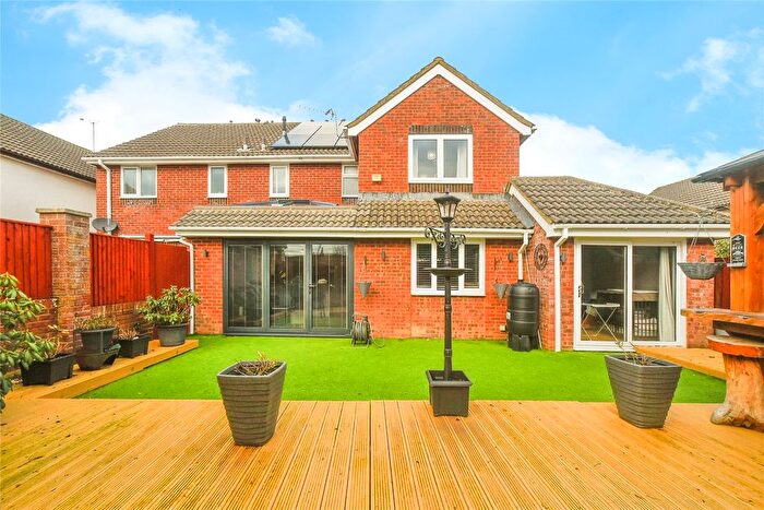 4 Bedroom Semi Detached House For Sale In Olive Grove, Swindon, Wiltshire, SN25