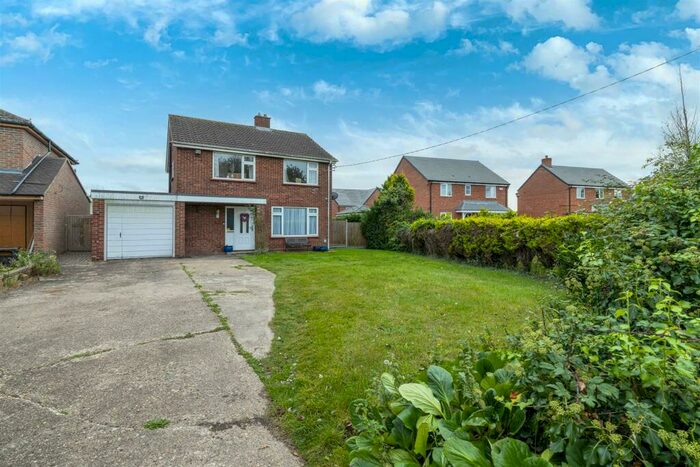 3 Bedroom Detached House For Sale In Bedford Road, Cranfield, Bedford, MK43