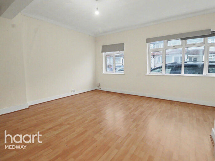 1 Bedroom Apartment To Rent In Boundary Road, Chatham, ME4