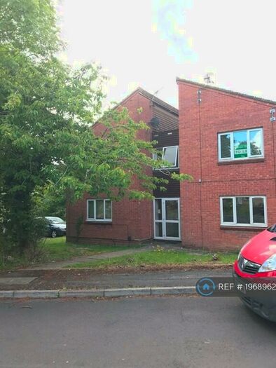 Studio To Rent In Stonefield Close, Eastleaze, Swindon, SN5