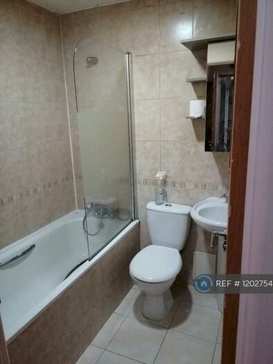 1 Bedroom Flat To Rent In Clive Road, Canton, Cardiff, CF5