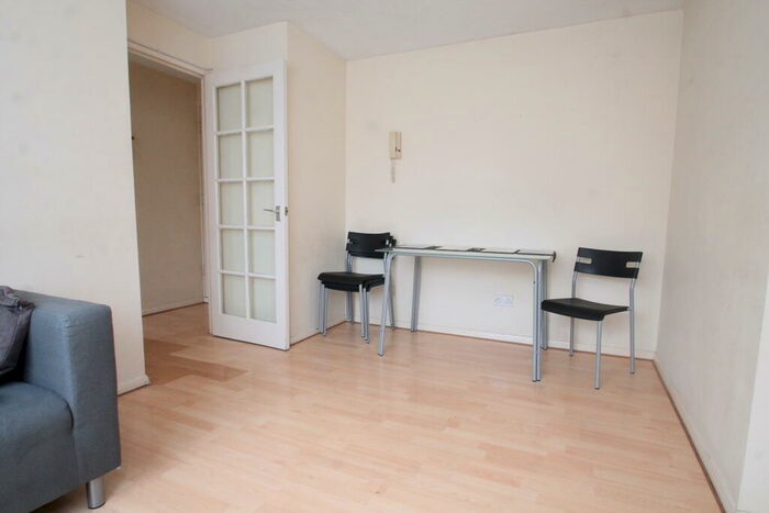 1 Bedroom Flat To Rent In Armoury Road, Deptford, SE8