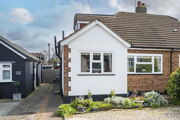 4 Bedroom Bungalow For Sale In Vale Close, Brentwood, CM15