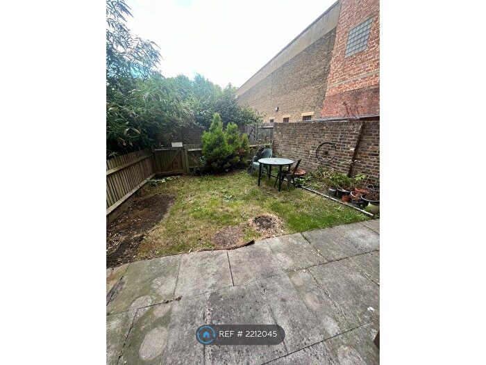 1 Bedroom Flat To Rent In Bow Road, London, E3